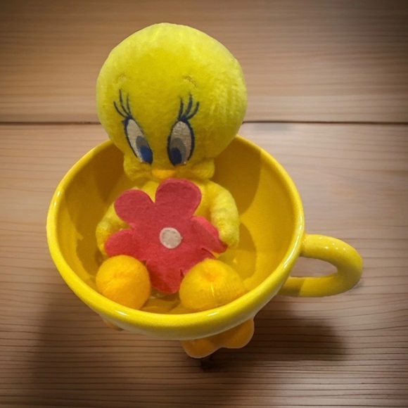 vintage collectible ceramic Warner Bros. Tweety Bird teapot. - Picture 8 of 9